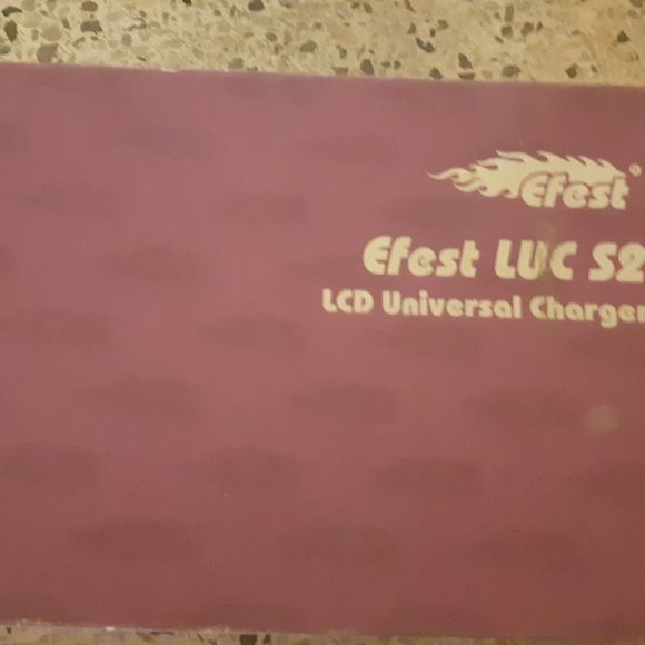 eFest LUC S2 LCD Universal Charger - Picture 8 of 9